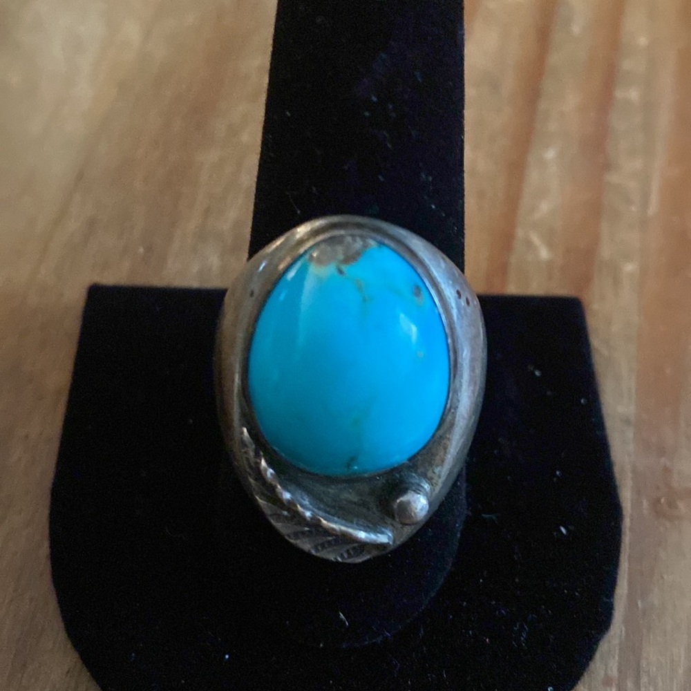 - - Vintage sterling silver turquoise ring. Size 10